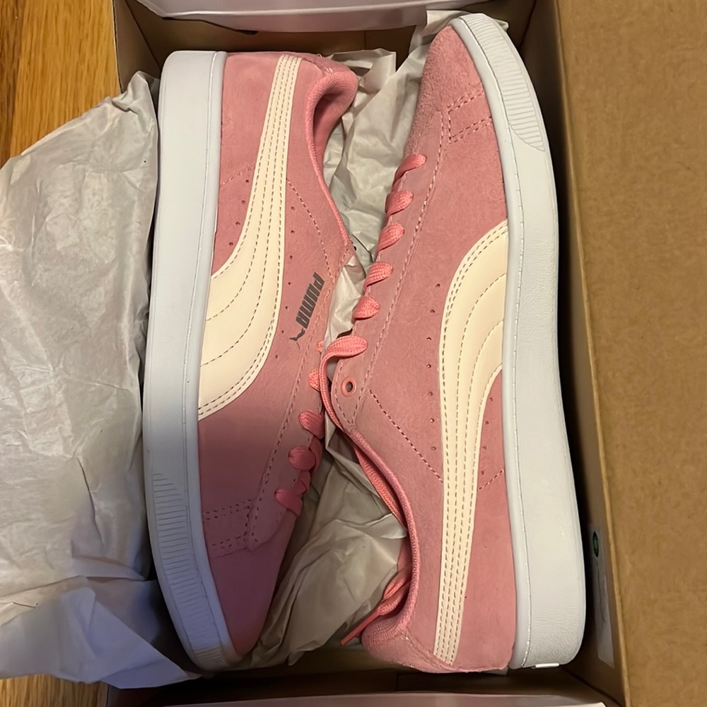PUMA Vikky v2 SD Pink Sneakers BNIB Jr sz 7 Wm 8.5